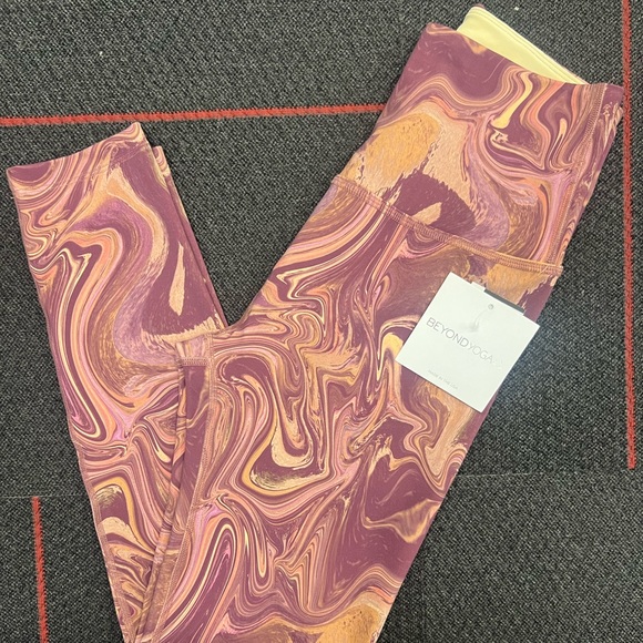 Beyond Yoga Leggings - Picture 2 of 3